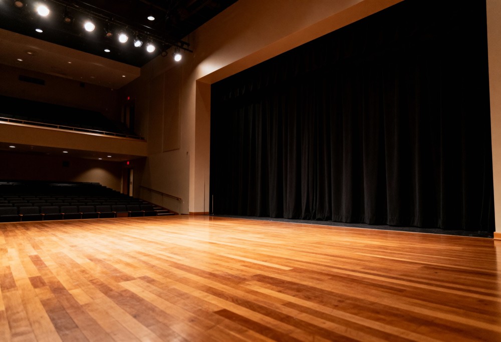 Zakończenie Dni Komedii dell’arte: Ostatnie Spektakle w Teatrze Praska 52