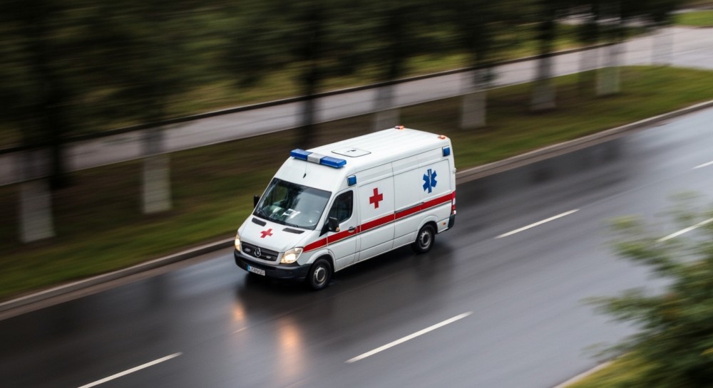 Czujność Obywatelskiej Bohaterki: Jak Jedna Wiadomość Uratowała Życie Mężczyzny z Pomorza