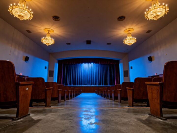 Małżeńskie perypetie na scenie: Teatr Sztolnia rozbawił Kłaj