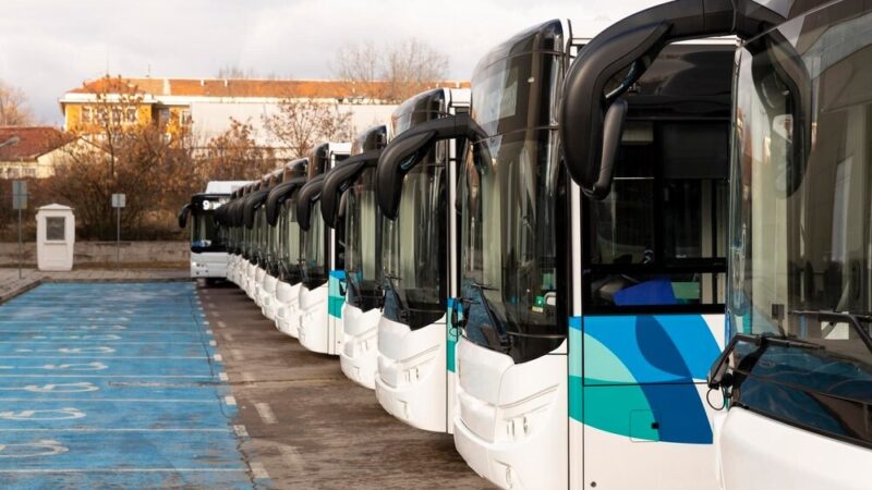 Wielkanocne zmiany w krakowskiej komunikacji miejskiej: Co musisz wiedzieć?