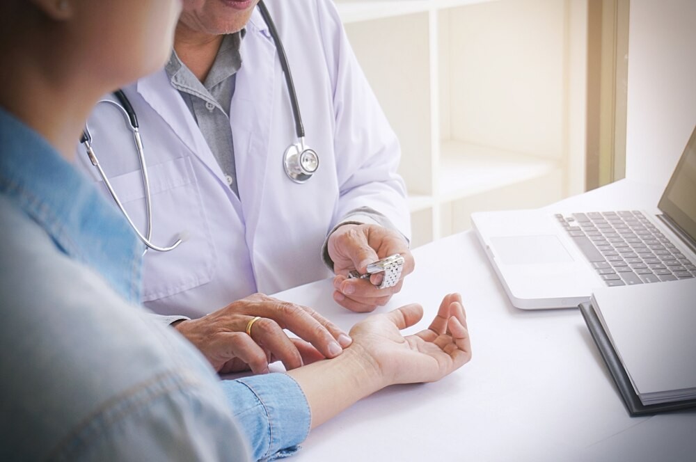 Edukacja seniorów w Krakowie: jak chronić się przed oszustwami?