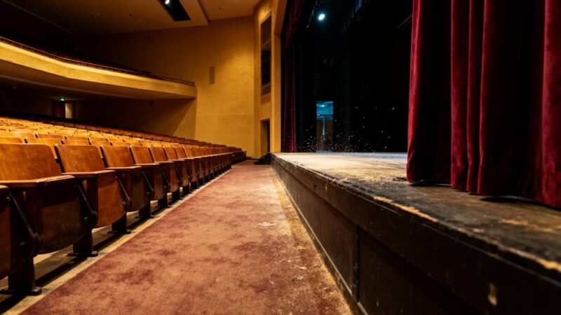 Emocjonalna huśtawka: Niezwykła opowieść o miłości i zmaganiach