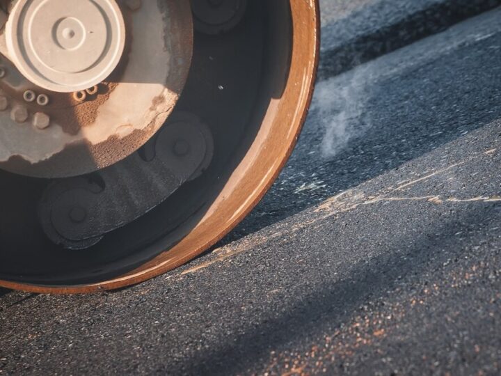 Nowa nawierzchnia w Niżowej: Gmina Gdów inwestuje w lepsze drogi za 578 tys. zł