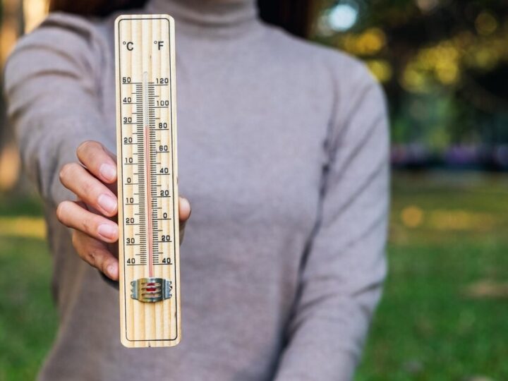 Wyprzedaż Garażowa w Wieliczce: Słońce, Społeczność i Skarby!