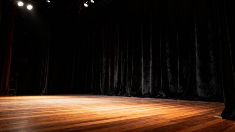 Wernisaż pełen emocji: odkryj sztukę Małgorzaty Stasiak w Centrum Kultury Podgórza