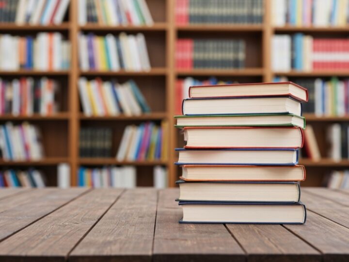 Cisza i relaks: przyjdź na Silent Book Club w Bibliotece Młodych!