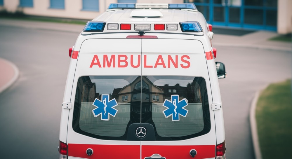 Policjanci z Krakowa ratują życie seniorki podczas powrotu ze służby
