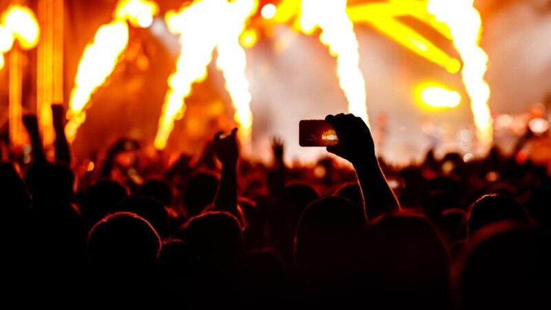 Odkryj Polską Muzykę: Startuje Dyskusyjny Klub Płytowy w Krakowie!