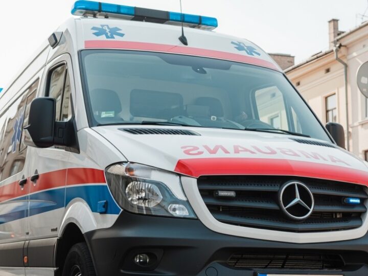 Kibicuj z klasą: Młodzież uczy się bezpieczeństwa z lokalną policją