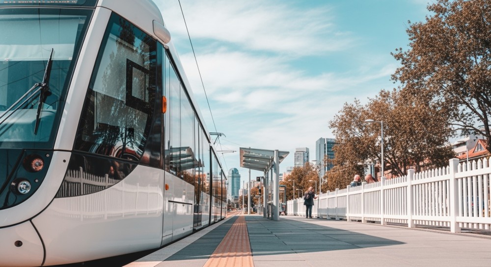 Kraków w podróży w czasie: Zabytkowe autobusy i tramwaje znów na ulicach!