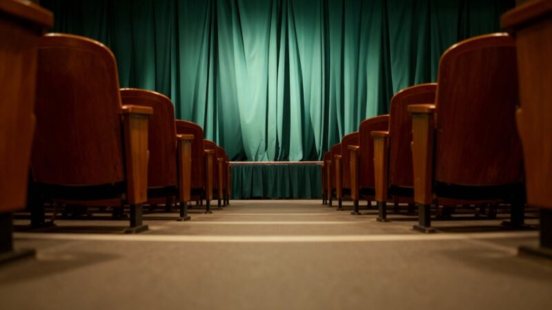Teatr Praska 52: Lipcowe spektakle, które zachwycą każdego!