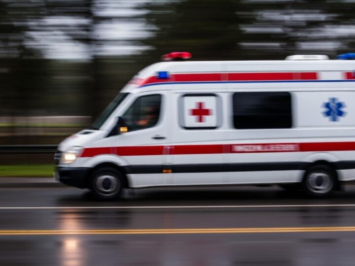 Chrzanowscy policjanci promują zasady bezpiecznego wypoczynku latem