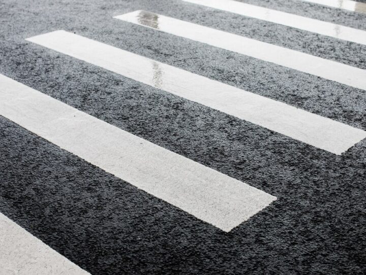 Bezpieczny powrót seniorów: jak mieszkańcy ratują zagubionych w mieście