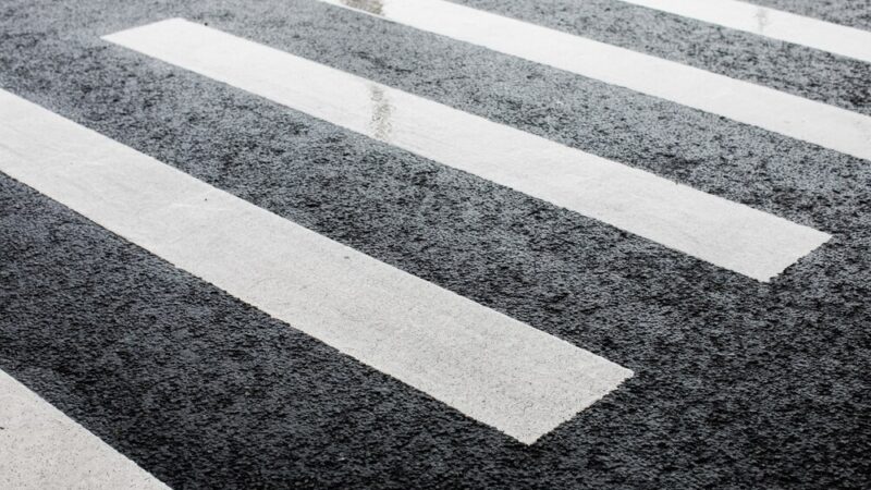 Bezpieczny powrót seniorów: jak mieszkańcy ratują zagubionych w mieście