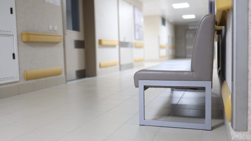 Czernichów zapewnia defibrylatory AED w każdej miejscowości gminy