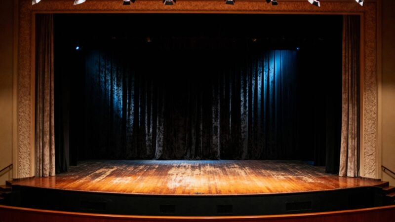 Kryptonim 27: Teatralna Odyseja Beksińskiego Wraca!