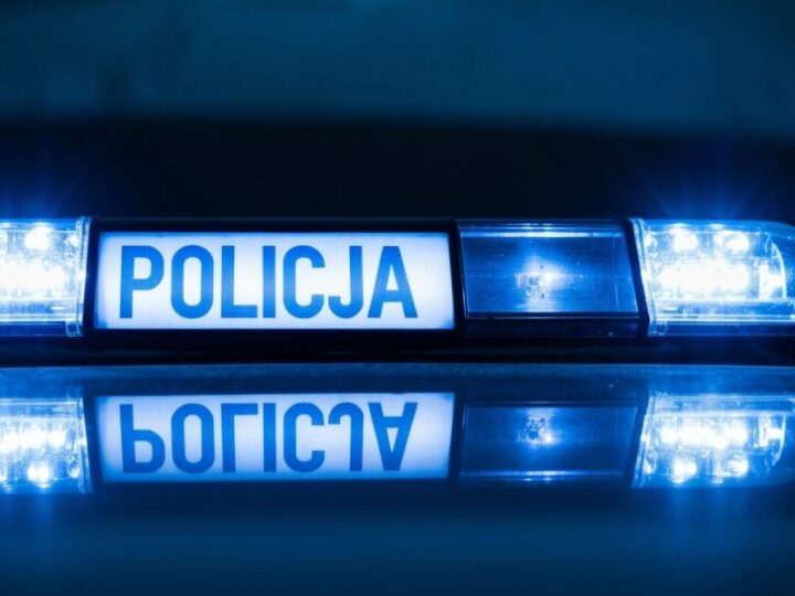 Kolejny mężczyzna w rękach miechowskich policjantów z narkotykami w bieliźnie