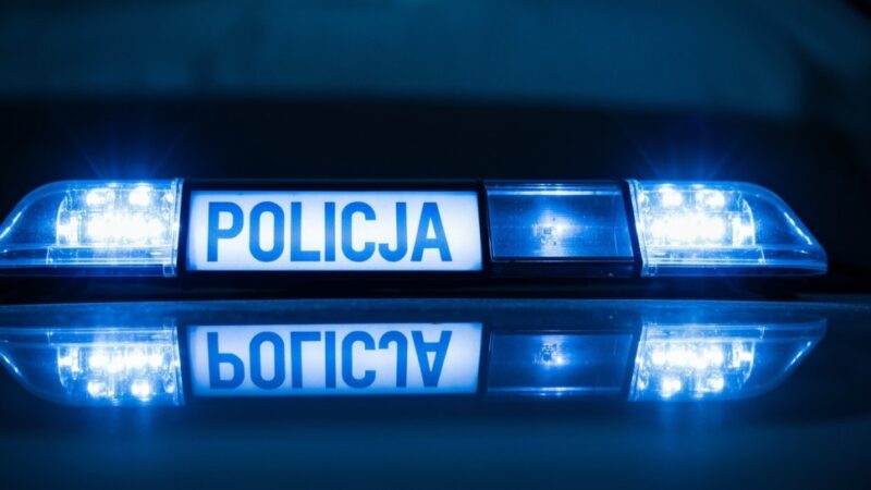 Kolejny mężczyzna w rękach miechowskich policjantów z narkotykami w bieliźnie