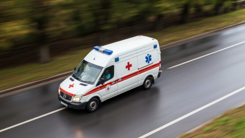 Bohaterska interwencja policjantów z Niepołomic ratuje życie mężczyzny