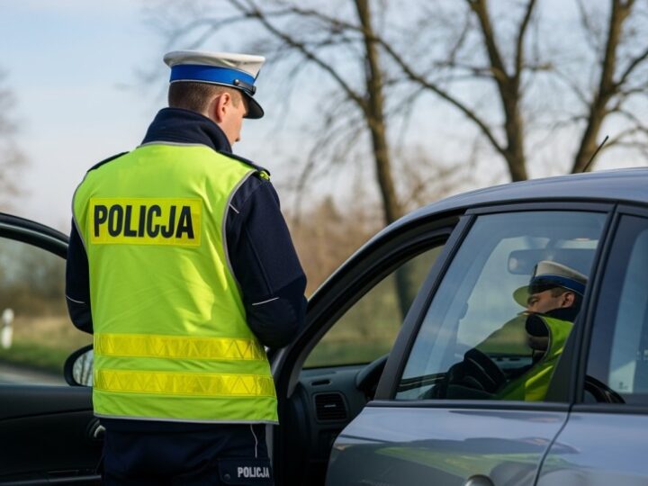 Kierowca bez uprawnień i w złym stanie technicznym zatrzymany przez wadowicką policję
