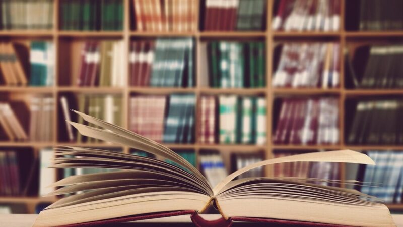 Kraków wspiera twórców literatury: ponad 200 tys. zł na nowe książki!