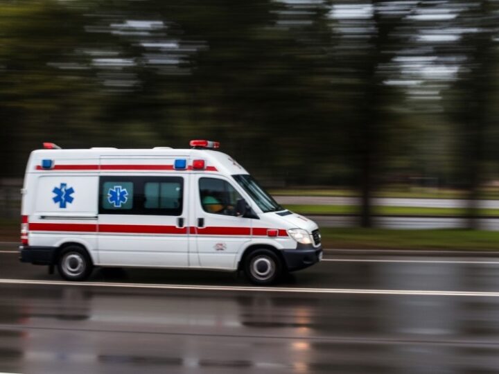 Brawurowa ucieczka przed policją zakończona w stawie w Tarnowie