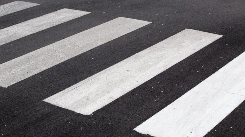 Odblaskowy przemarsz dzieci w Krakowie: Bezpieczeństwo na pierwszym miejscu