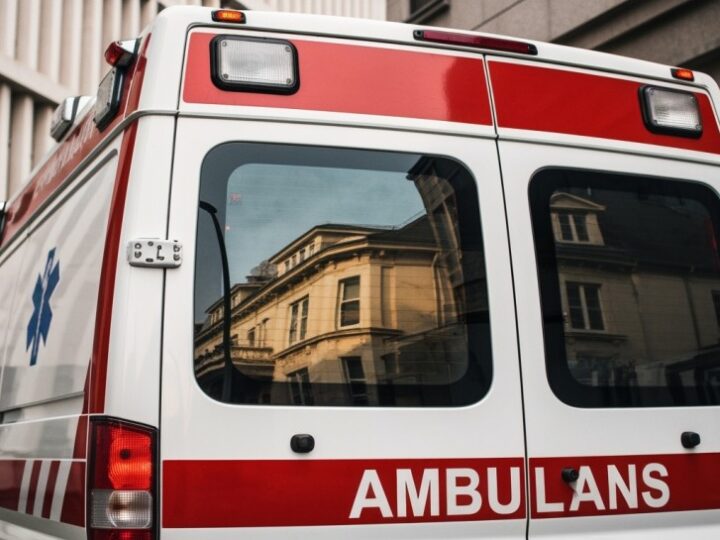Bohaterska interwencja policjantów w Myślenicach: uratowali życie mężczyzny!