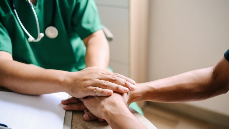 Mammografia i test HPV bez skierowania. Sprawdź, komu przysługują bezpłatne badania NFZ