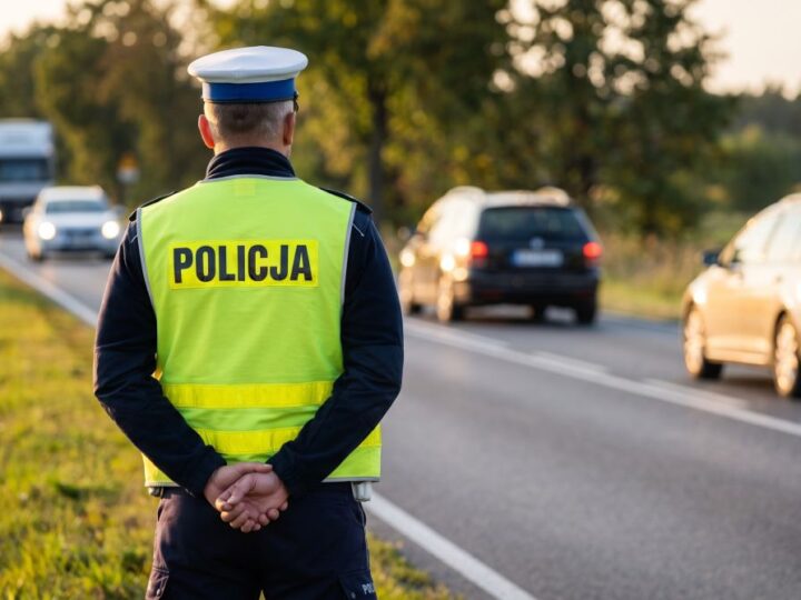 Nocne łowy policji: 169 mandatów za wykroczenia drogowe w Krakowie